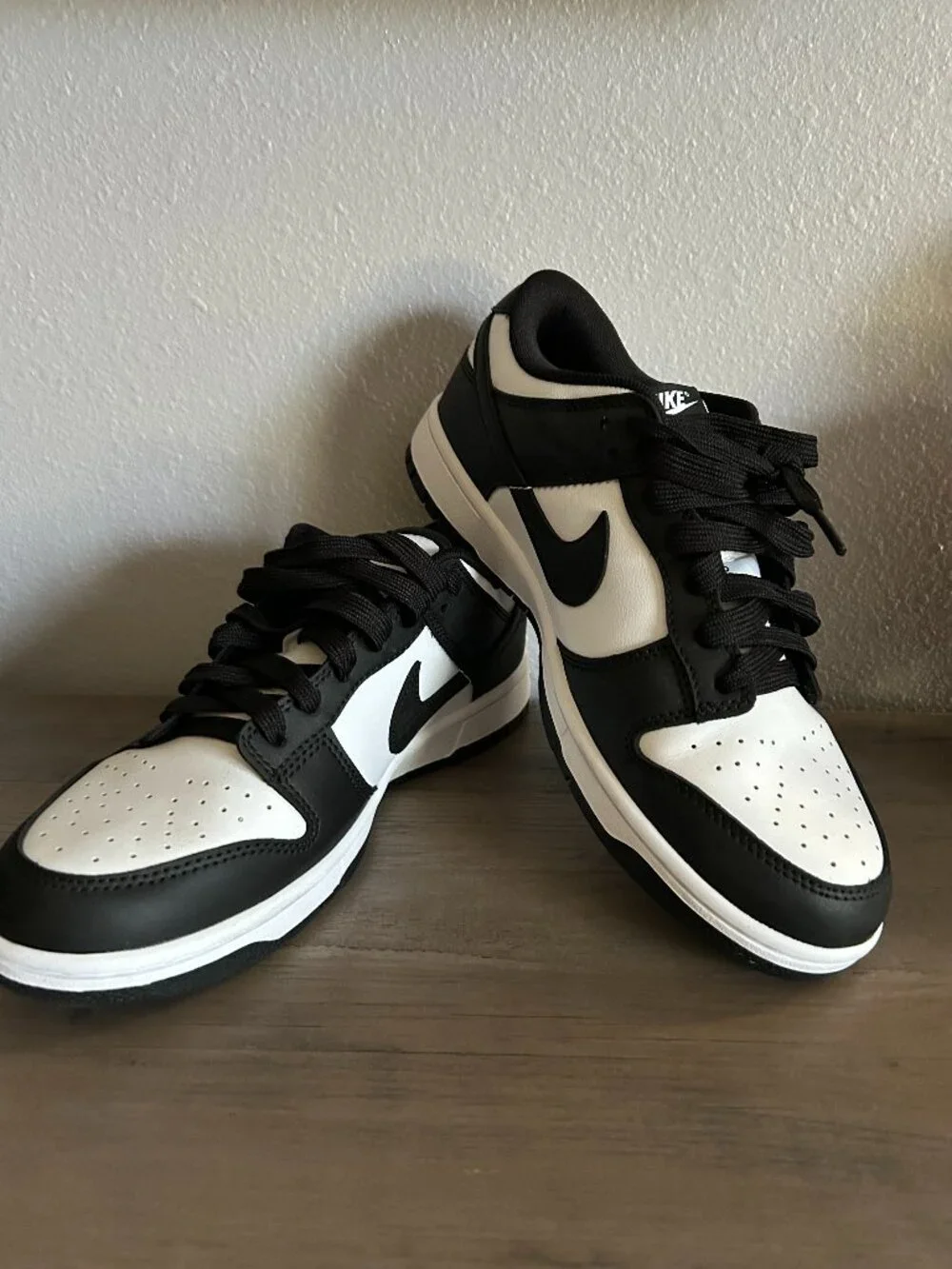 Men's Nike Low Dunks Size 9.5 - Like New